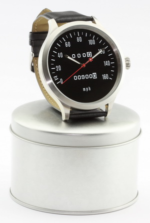Z1, Z 900 und KZ 900 Caliber 65 speedometer watch with mph scale